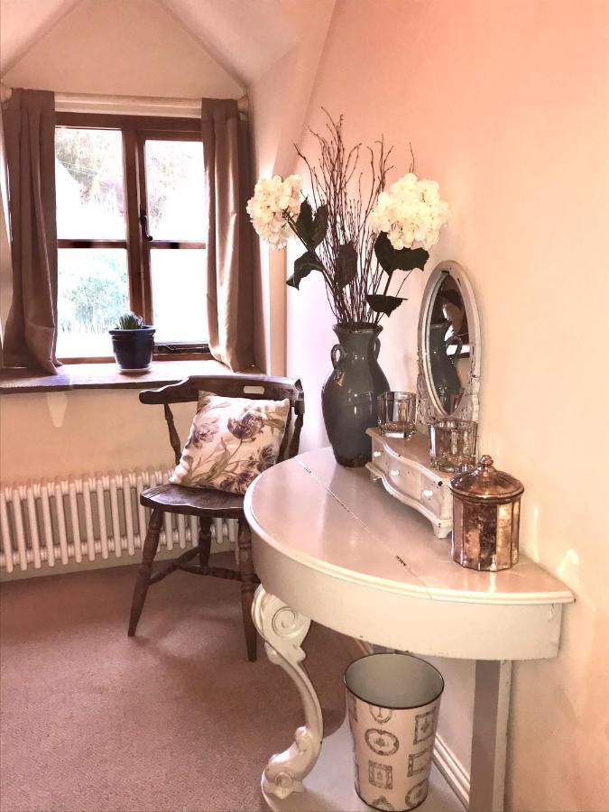 Dove Cottage Bisley  Екстер'єр фото