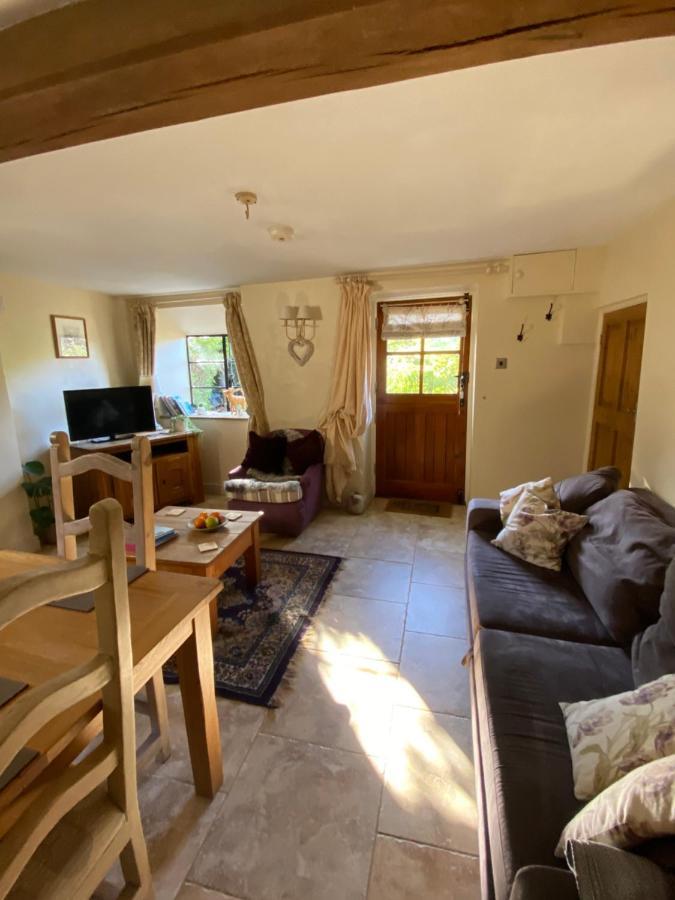 Dove Cottage Bisley  Екстер'єр фото