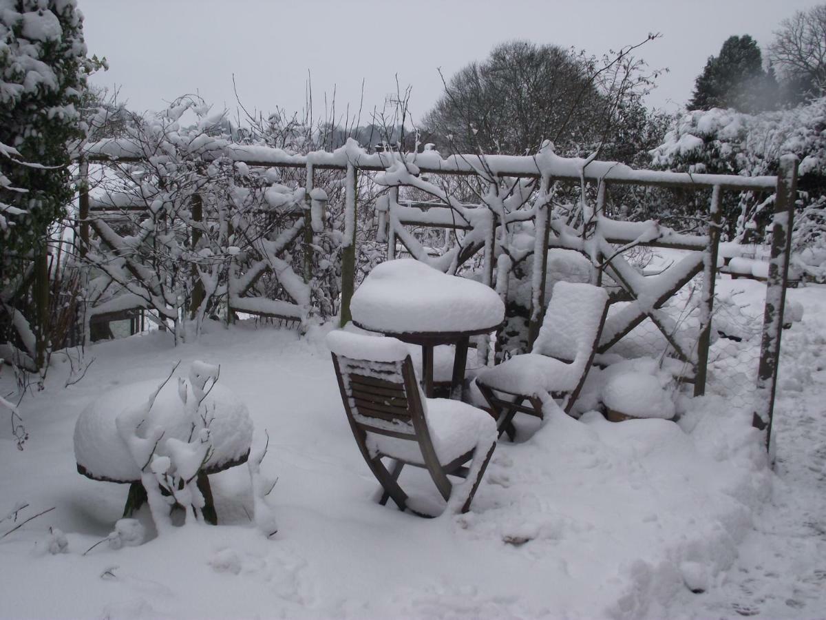 Dove Cottage Bisley  Екстер'єр фото
